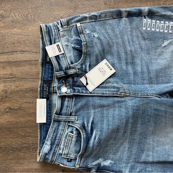 Judy Blue High Waste Wide Leg Jeans. Women’s size 7.  New with tags. - Picture 2 of 13